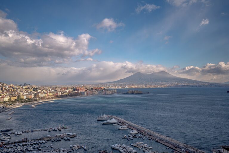 Napoli il Golfo e il Vesuvio